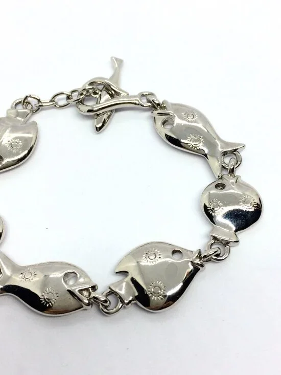 VINTAGE TRIFAFI FISH Bracelet Silver Tone Link Nautical Toggle Statement - Picture 10 of 15